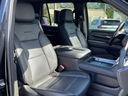 Used 2021 GMC Yukon Denali w/ Denali Premium Package image 15