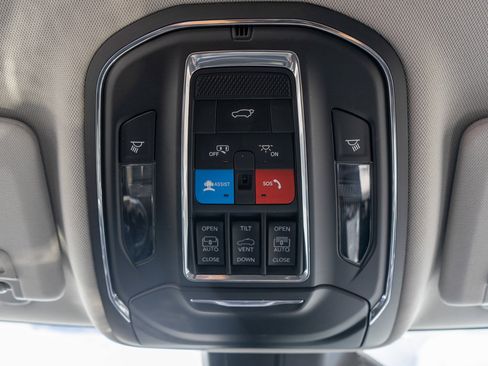 Used 2023 Jeep Grand Cherokee 4WD 4xe image 25
