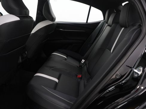 Used 2025 Toyota Camry SE image 13