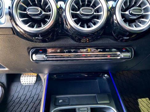 Used 2023 Mercedes-Benz GLB 35 AMG AMG GLB 250 4MATIC w/ Parking Assistance Package image 48