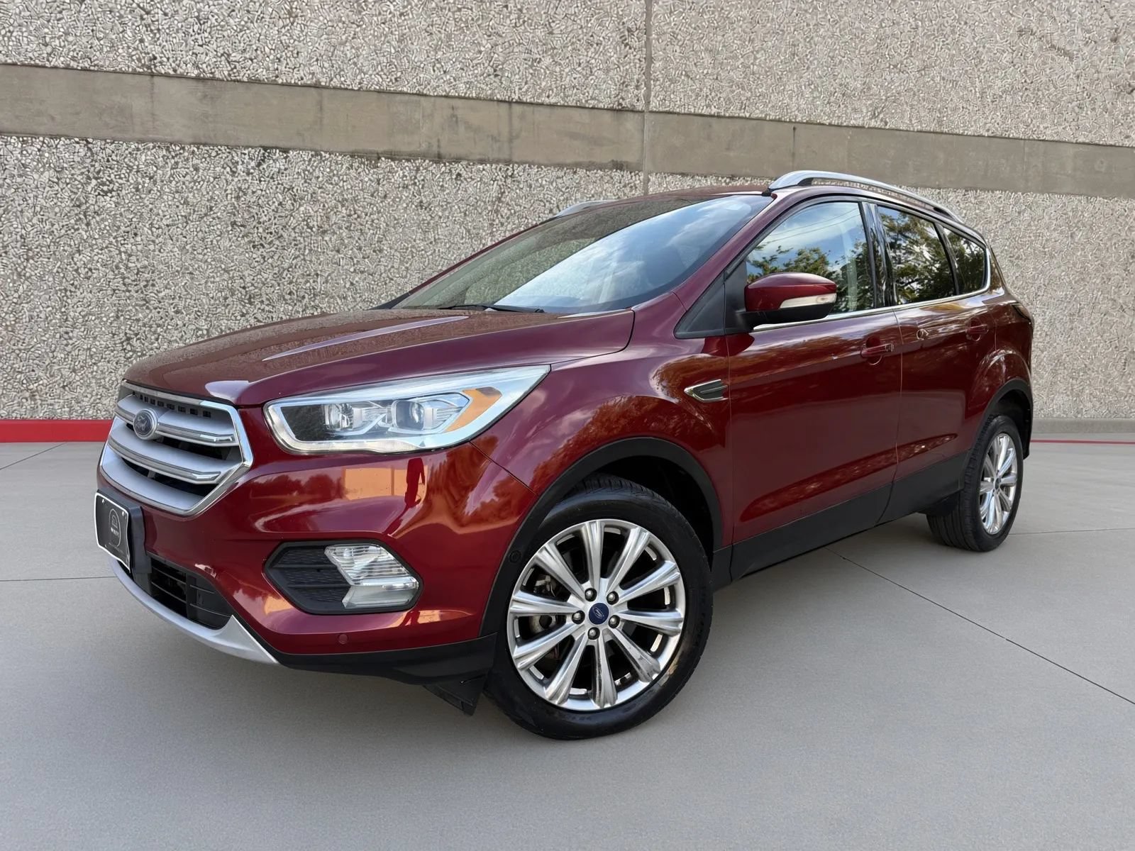Used 2018 Ford Escape Titanium w/ Ford Safe & Smart Package AWD/4WD image 2