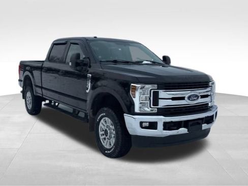 Used 2019 Ford F250 XLT w/ XLT Value Package image 3