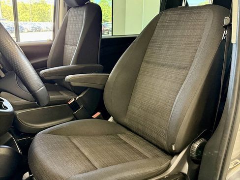 Used 2016 Mercedes-Benz Metris Passenger image 14