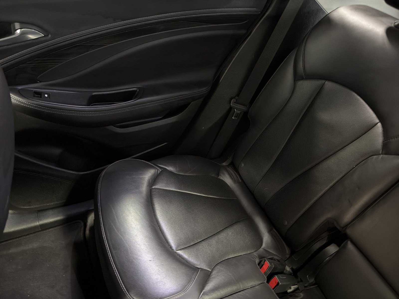 Used 2019 Buick Envision Essence AWD/4WD image 12