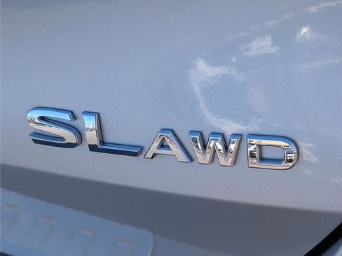 Used 2017 Nissan Rogue SL w/ SL Premium Package image 9