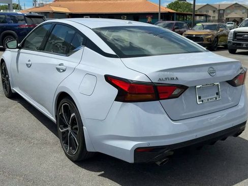 Used 2024 Nissan Altima 2.5 SR w/ SR Premium Package FWD image 5