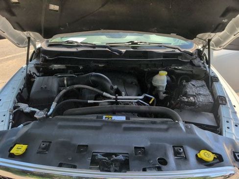 Used 2018 RAM 1500 Classic SLT AWD/4WD image 18