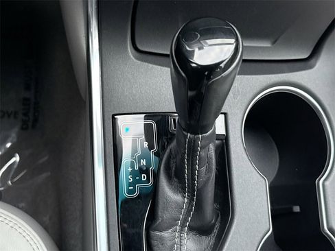 Used 2017 Toyota Camry XLE image 19