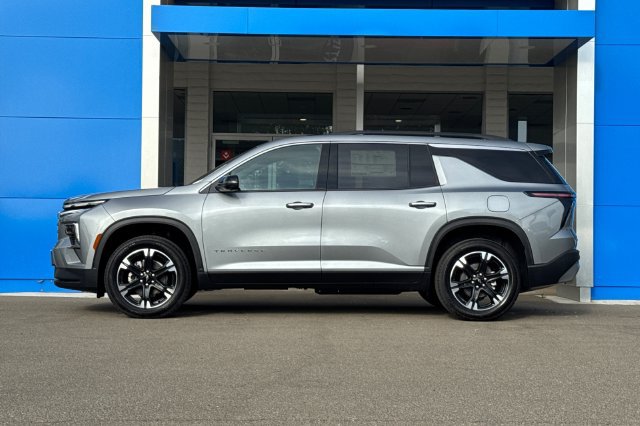 New 2027 Chevrolet Traverse LT w/ Sun and Wheel Package FWD image 12