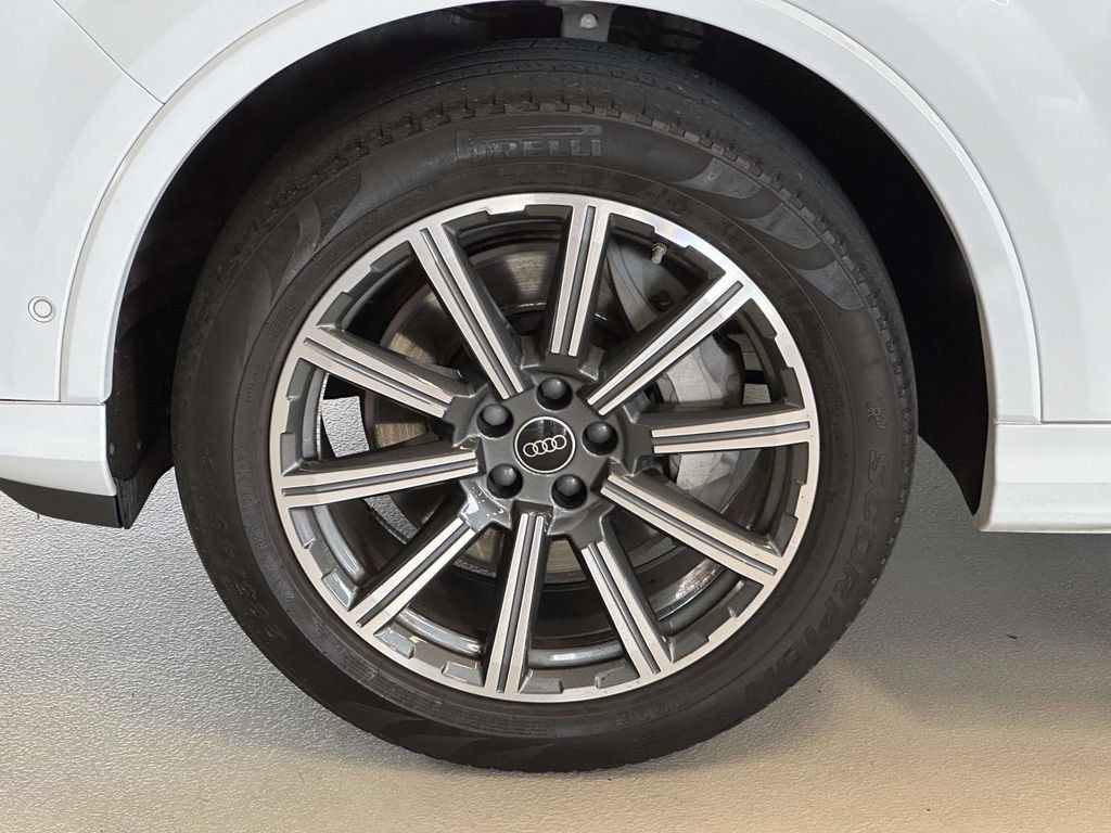 Used 2023 Audi Q7 2.0T Premium Plus w/ Premium Plus Package AWD/4WD image 8