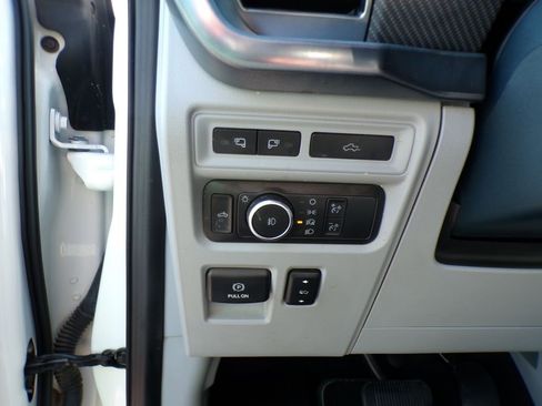 Used 2022 Ford F150 Limited AWD/4WD image 13