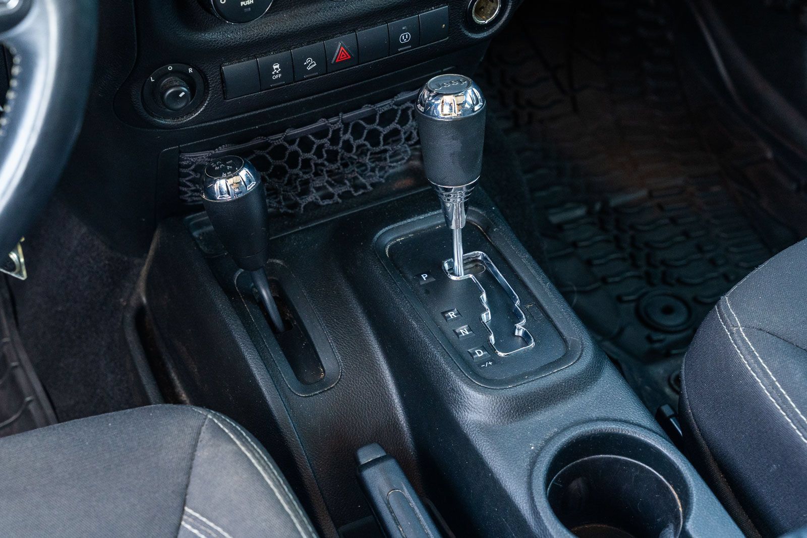 Used 2017 Jeep Wrangler Unlimited Sahara AWD/4WD image 27
