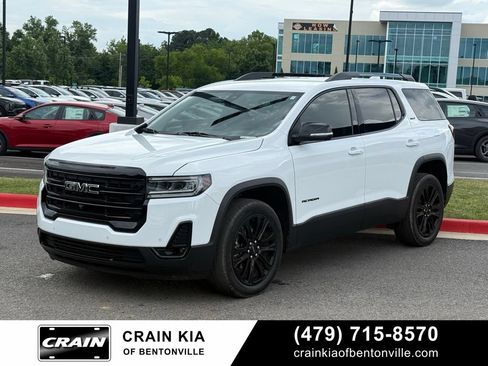 Used 2023 GMC Acadia SLT w/ Elevation Edition FWD image 3
