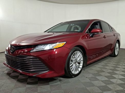 Used 2018 Toyota Camry XLE image 6