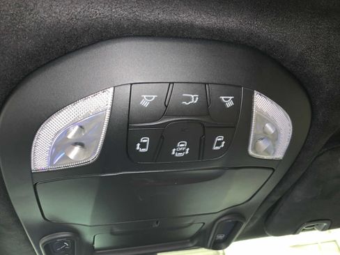 Used 2023 Chrysler Pacifica Pinnacle image 9