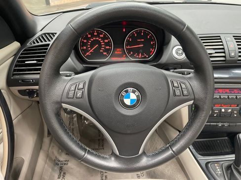 Used 2010 BMW 128i Convertible image 28