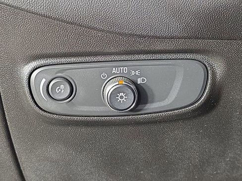 Used 2021 Chevrolet Equinox LT image 29