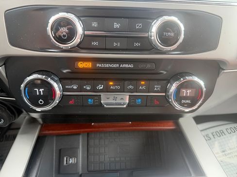 Used 2022 Ford F250 King Ranch w/ King Ranch Ultimate Package AWD/4WD image 28