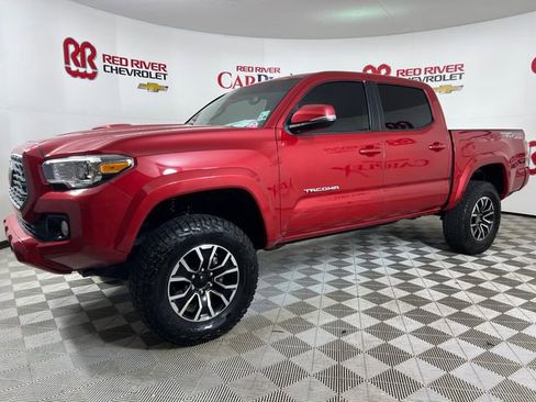 Used 2021 Toyota Tacoma TRD Sport w/ Technology Package image 3