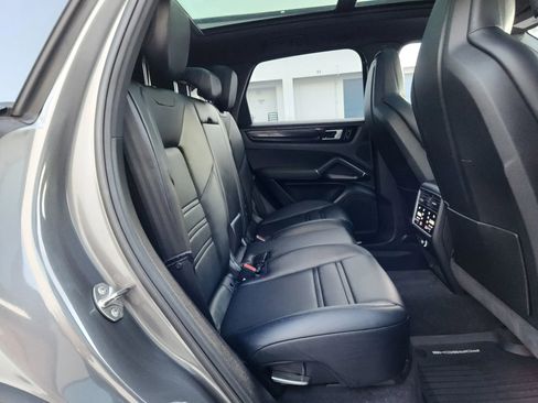 Used 2019 Porsche Cayenne S AWD/4WD image 25