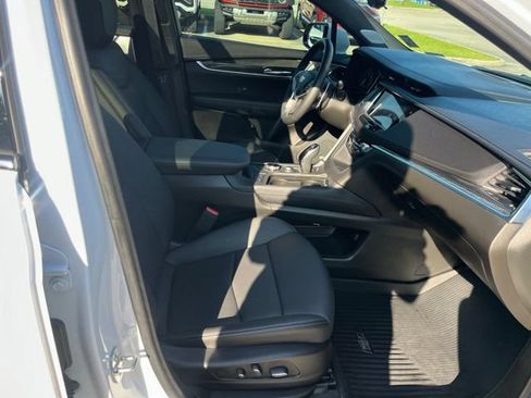 Certified 2025 Cadillac XT5 Sportv w/ Technology Package AWD/4WD image 39