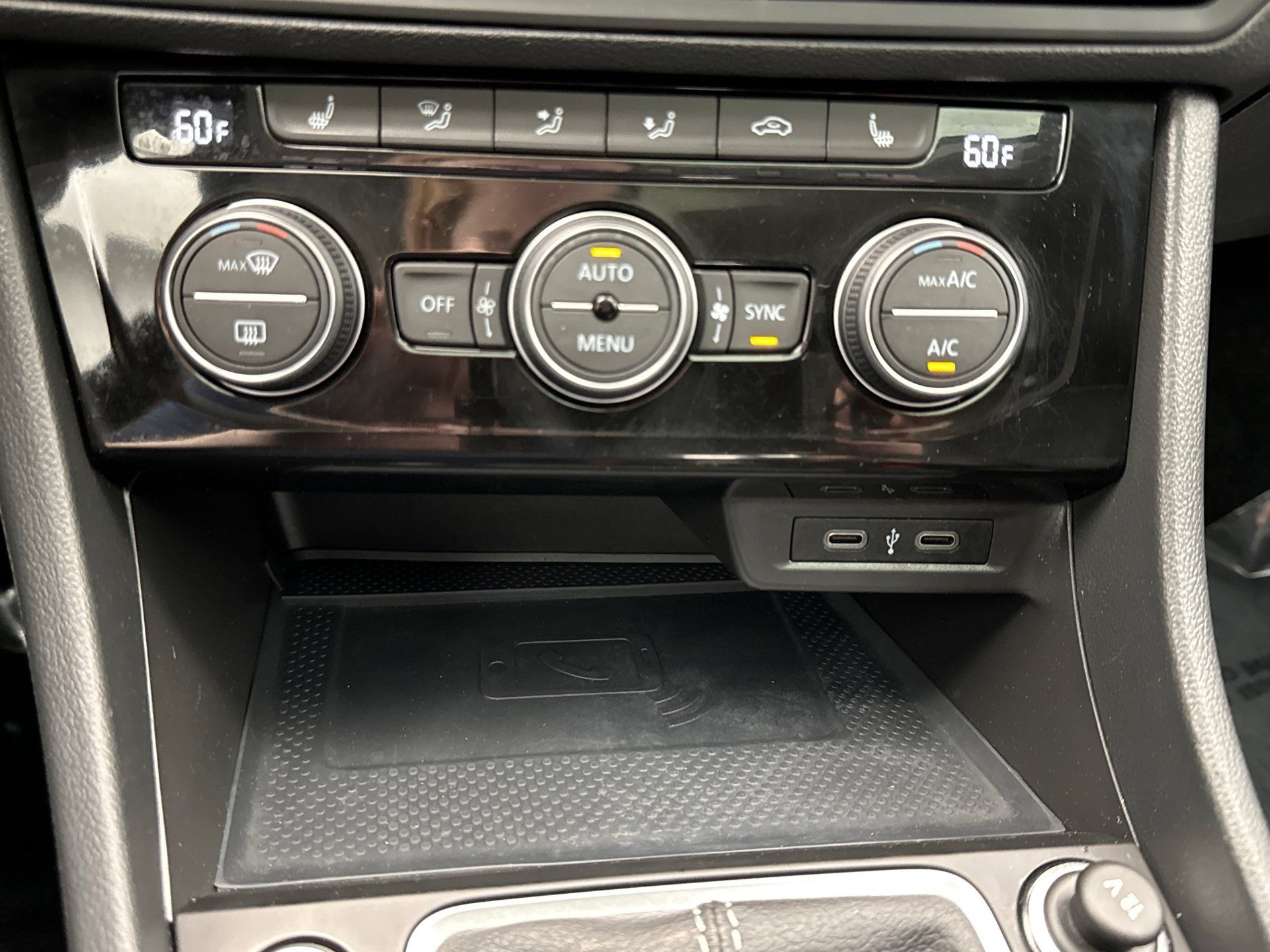 Used 2022 Volkswagen Jetta SEL FWD image 23