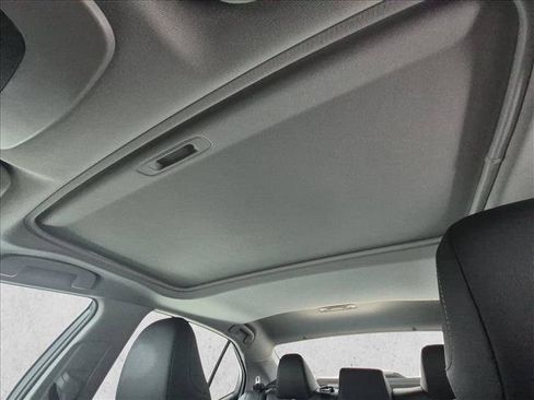 Used 2018 Toyota Camry SE w/ Moonroof Package FWD image 16