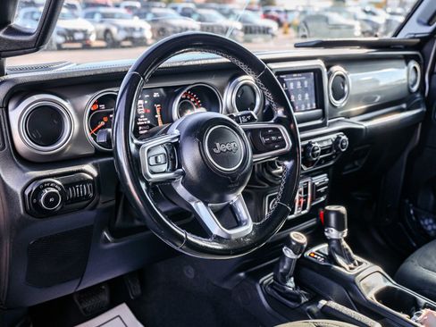 Used 2020 Jeep Wrangler Unlimited Sahara image 11