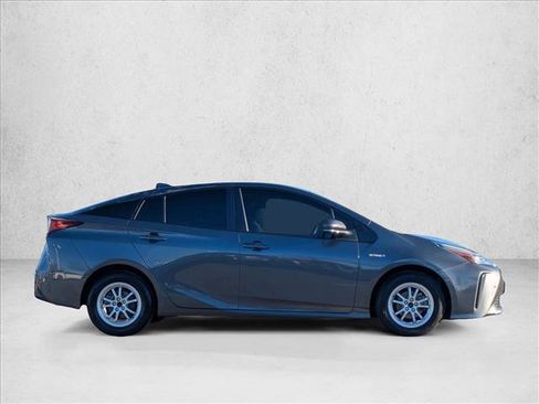 Used 2022 Toyota Prius LE image 4