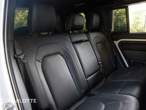 Used 2023 Land Rover Defender 110 V8 image 35