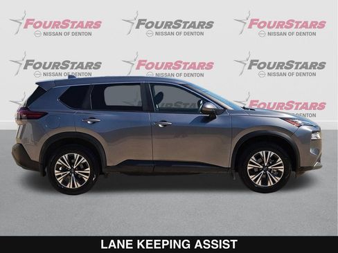 Used 2023 Nissan Rogue SV FWD image 3
