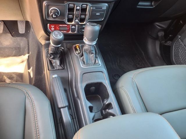 Used 2024 Jeep Gladiator Mojave w/ Steel Bumper Group AWD/4WD image 19