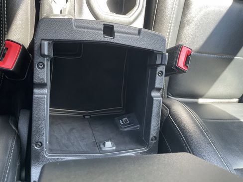 Used 2021 Jeep Wrangler Unlimited Sahara w/ Uconnect 4C Nav & Sound Group AWD/4WD image 24
