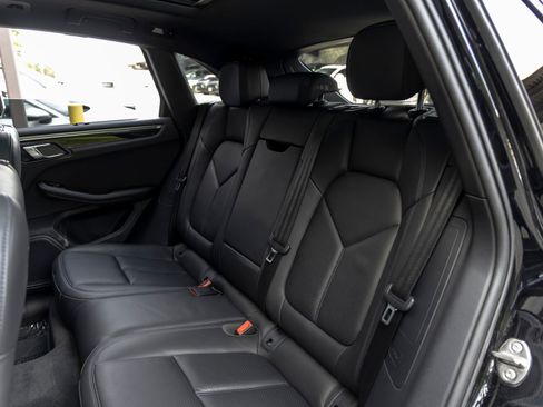Certified 2022 Porsche Macan S AWD/4WD image 47
