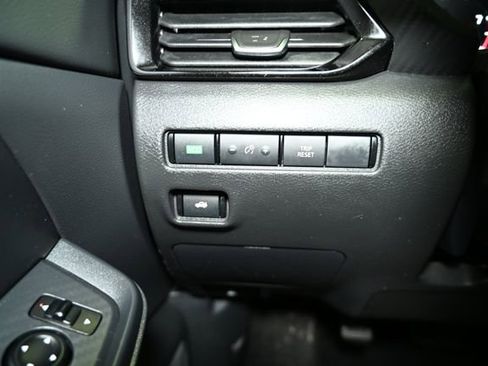 Used 2022 Nissan Sentra SV w/ Trunk Package image 38