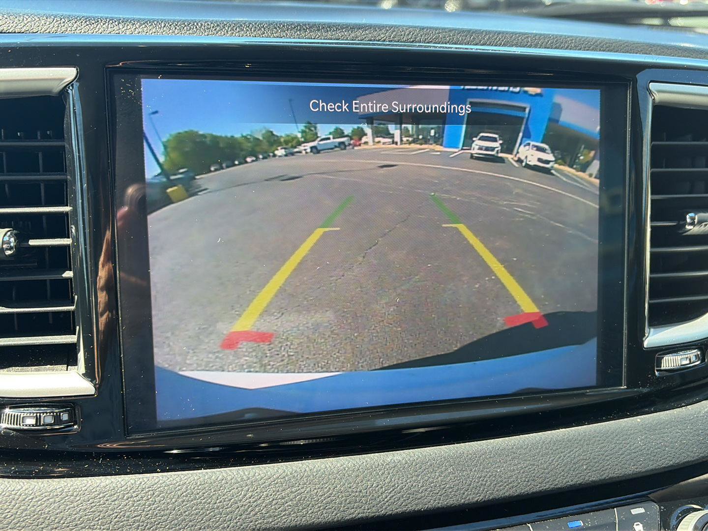 Used 2024 Chrysler Pacifica Touring-L FWD image 25