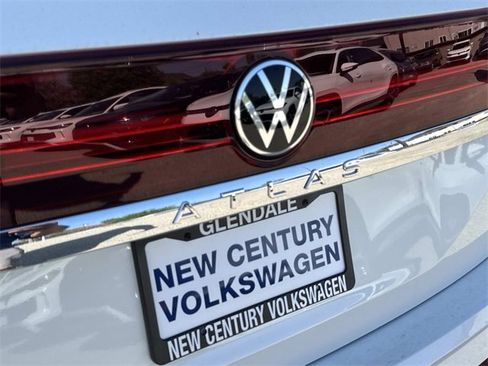 New 2026 Volkswagen Atlas SE image 6