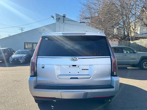 Used 2020 Cadillac Escalade Luxury image 5