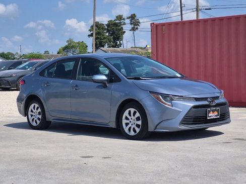 Used 2023 Toyota Corolla LE FWD image 8