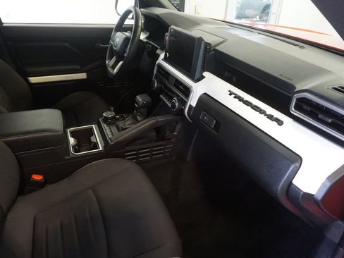 Certified 2024 Toyota Tacoma TRD Off-Road AWD/4WD image 23