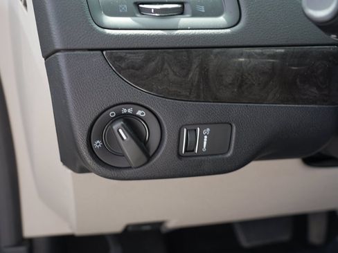 Used 2018 Dodge Grand Caravan SE w/ UConnect Hands-Free Group FWD image 16