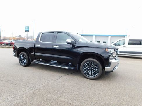 Used 2021 Chevrolet Silverado 1500 LTZ image 1