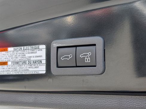 Used 2024 Toyota Corolla Cross XSE w/ Convenience Package image 16