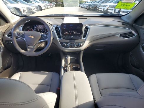 Used 2019 Chevrolet Malibu Premier w/ Sun and Wheel Package FWD image 16