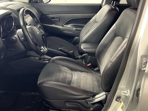 Used 2018 Mitsubishi Outlander Sport SE image 11