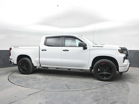Used 2023 Chevrolet Silverado 1500 RST w/ Redline Edition AWD/4WD image 7