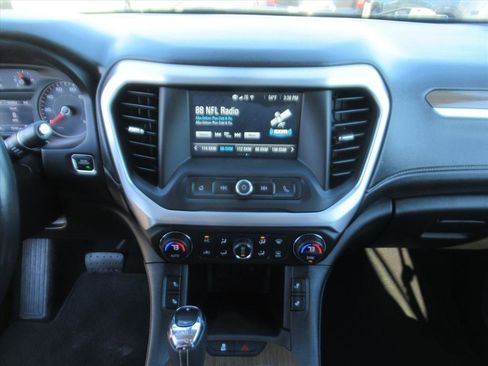 Used 2019 GMC Acadia SLE image 22