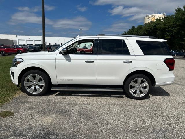 Used 2024 Ford Expedition Platinum AWD/4WD image 3
