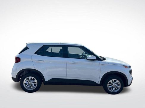 New 2026 Hyundai Venue SE FWD image 7