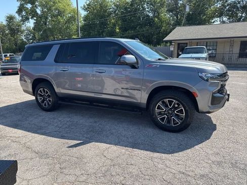 Used 2022 Chevrolet Suburban Z71 w/ Z71 Off-Road Package image 5